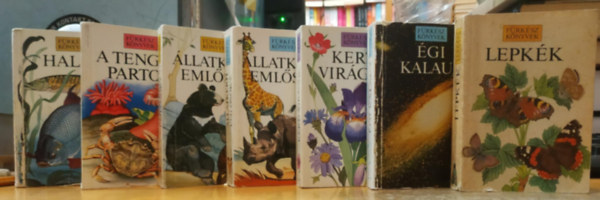 Brian Hargreaves-Michael Chinery, Christopher Grey-Wilson Michael Prichard-Keith Linsell - Rosalind Fitter . Susanna Ray, Wil Tirion, Ian Ridpath, Bruce Pearson . John A. Burton Victoria Goaman - 7 db Frksz knyvek: A tengerparton; llatkerti emlsk I-II.; gi kalauz; Halak; Kerti virgok; Lepkk