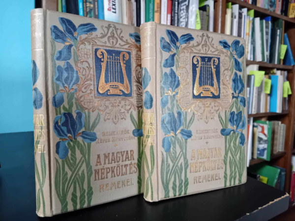 Szerkeszt Vikr Bla Rad Antal - A magyar npklts remekei I-II.    - Aranyozott, sznezett kiadi egsz vszonkts, Wodianer F. s Fiai knyvnyomdja nyomsa. Fekete-fehr kpekkel illusztrlva. Sajt kppel