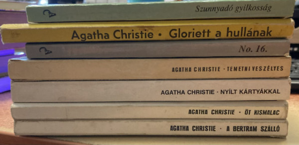 Agatha Christie - 7 db Agatha Christie könyvcsomag