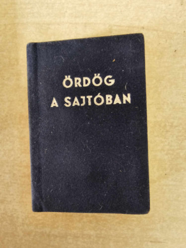 Varga Andr�s  (szerk.) - �rd�g a sajt�ban