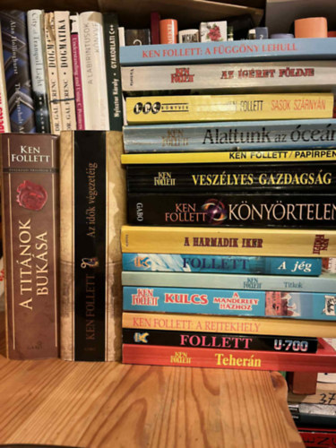 16 db Ken Follett knyv