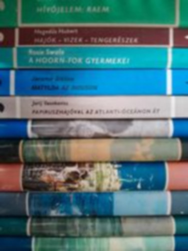 Jurij Szenkevics Douglal Robertson Thor Heyerdahl - 11 db hajskaland Sarkvidkek, tengerek  (Hvnevem: Ream + Hajk-vizek-tengerek + A Hoonr-fok gyermekei + Matylda az induson + Papiruszhajval az Atlanti-cenon t +  Hajtrtt csald a vad tengeren)