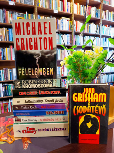 Robin Cook, Clive Cussler, Arthur Hailey, Alex Barclay, Tom Clancy Michael Crichton - Szórakoztató irodalom 9 darabos KÖNYVMENTŐ AJÁNLAT: Félelemben, Kromoszóma, Éjszakai portya, Keserű pirula, Akár az isten, Méregcsók, A sötétség háza, Elnöki játszma,