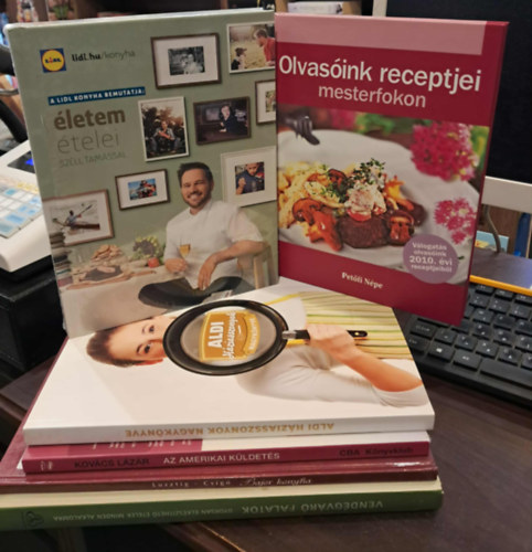 Lusztig-Csig� Kov�cs L�z�r - 6 db-os szak�csk�nyv K�NYVMENT� AJ�NLAT: Olvas�ink receptjei mesterfokon, ALDI H�ziasszonyok nagyk�nyve, Az amerikai k�ldet�s, Bajor konyha, Vend�gv�r� falatok, �letem �telei Sz�ll Tam�ssal