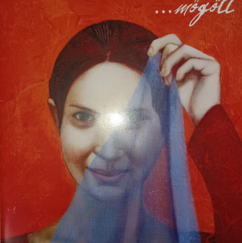 Kiss Márta - ...mögött