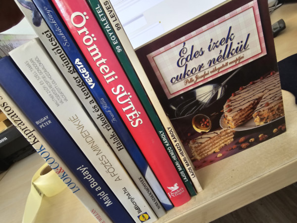 Anne Willan, Mautner Zs�fi, Frank J�lia, Readers Digest, Lajos Mari Hemz� K�roly Pelle J�zsefn� - 9db gasztro k�tet, K�NYVMENT� AJ�NLAT: �des �zek cukor n�lk�l+ K�pr�zatos sal�t�k+ Majd a Buday+ A f�z�s mindenki�+ Halak, r�kok �s a tenger gy�m�lcsei+ Vegeta szak�csk�nyv+ �r�mteli s�t�s+ 99 egyt�l�tel+ 99 leves