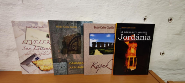 Bod� Csiba Gizella k�nyvcsomag