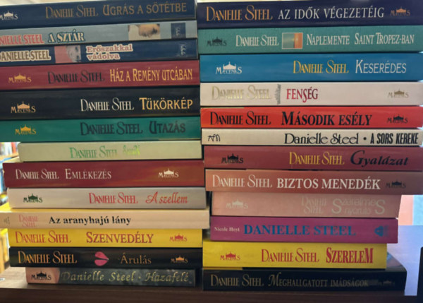 Nicole Hoyt Danielle Steel - 25 db Danielle Steel kötet
