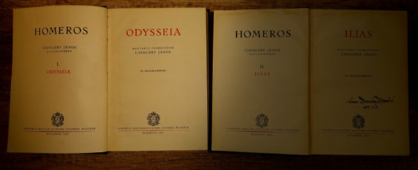 Homeros - 2 klassszikus eposz Hom�roszt�l b�rk�t�sben: Ilias, Odysseia