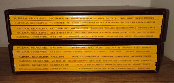 11 sz�m a National Geographic 1983-as �vfolyam�b�l angol nyelven k�t m�b�r tokban (hi�nyz� lapszz�m: 1983/8)