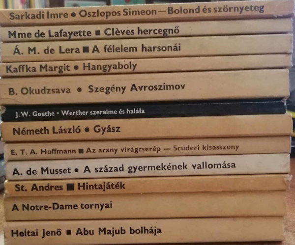 12 db Olcs� k�nyvt�r