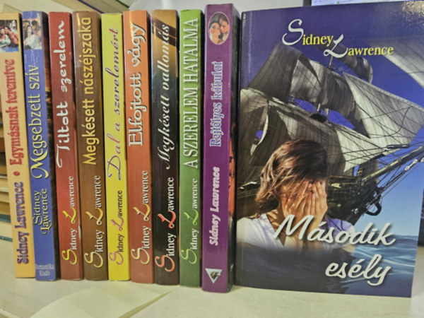 Sidney Lawrence - 10db Sidney Lawrence, K�NYVMENT� AJ�NLAT: Egym�snak teremtve, Megsebzett sz�v, Tiltott szerelem, Megk�sett n�sz�jszaka, Dal a szerelem�rt, Elfojtott v�gy, Megk�sett vallom�s, A szerelem hatalma, Rejt�lyes k�bulat, M�sodik es�ly