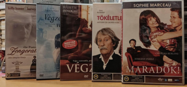 Charlotte Rampling, Juliette Binoche, Jeremy Irons, Emily Watson, Holly Hunter Sophie Marceau - 5 db filmdr�ma: Maradok! + T�k�letlen p�ros + V�gzet + V�gzetes v�gj�t�k + Zongoralecke (5 DVD)