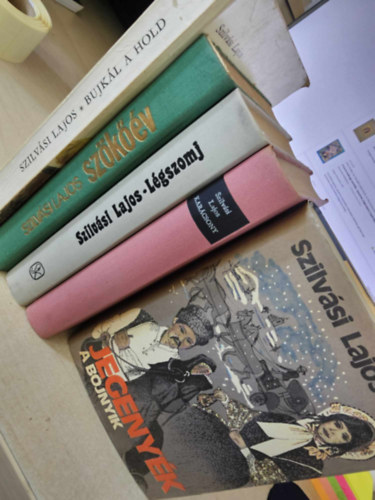 Szilv�si Lajos - 5db Szilv�si k�tet, K�NYVMENT� AJ�NLAT: Bujk�l a hold, Sz�k��v, L�gszomj, Kar�csony, Jegeny�k-A Bojnyik