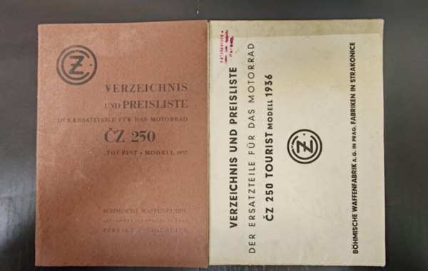 CZ 250 "Tourist" modell 1937 zwei Bände / Két füzet
