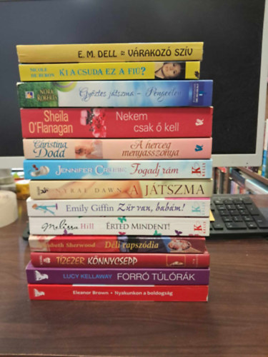 Nora Roberts, Sheila O'Flanagan, Christina Dodd, Jennifer Crusie, Nyrae Dawn, Emily Giffin, Melissa Hill, ELizabeth Sherwood, Lucy Kellaway Nicole de Buron - 13 db-os romantikus KNYVMENT AJNLAT: Vrakoz szv, Ki a csuda ez a fi?, Gyztes jtszma - Pengelen, Nekem csak  kell, A herceg menyasszonya, Fogadj rm, A jtszma, Zr van, babm!, rted mindent!, Dli rapszdia, Tzezer k