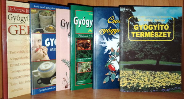 Dr. Veress J�nos; K�rti G�bor; Cs�sz�r �va; Hanna Parrot; Kiss Enik�; Dr. Arany Gy�rgy; - Gerinc ABC - Gy�gy�t�s otthon; Gy�gy�t� �telek �s italok; Gy�gyn�v�nyek �s gy�gyte�k; Gy�gyn�v�ny ABC; Csodatev� gy�gyn�v�nyek; Gy�gy�t� term�szet