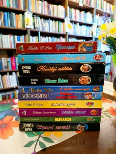 Jennifer Blake, Martha Tailor, Wendy Somerset, Edith P. King, Sydney Lawrence, Karen Brandon Charlotte O Brien - Romantikus könyvcsomag 10 darabos KÖNYVMENTŐ AJÁNLAT: Elfojtott vágyak, Hajnal az öböl felett, Királyi csábítás, Tüzes éden, A kalóz asszonya, Tüzes szenvedély, Kalózhercegnő, Rejtélyes kábulat, Napharcos, Spanyol szerenád