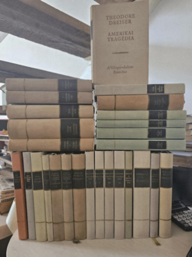 Theodore Dreiser, Jean De La Fontaine, Cao Hsze-Csin, Heinrich Mann, Walter Scott, Emily Bronte, Fjodor Mihajlovics Dosztojevszkij, Aragon Louis, Mihail Solohov, Honor de Balzac, Nathaniel Hawthor - 19db m, 27 ktetben a Vilgirodalom remekei sorozatbl, KNYVMENT AJNLAT: Amerikai tragdia+ Effi Briest+ A vrs szoba lma+ IV. Henrik I-IV+ Ivanhoe+ vlt szelek+ A flkegyelm+ A bzeli harangok+ A csendes don I-IV+ Kurtizn
