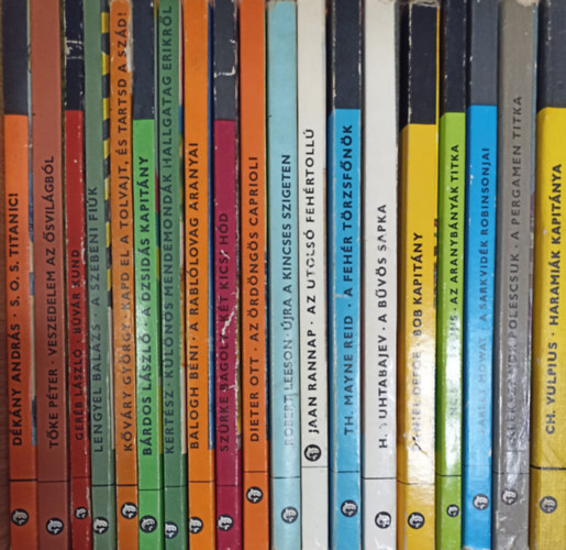 Dékány András, Tőke Péter, Geréb László, Lengyel Balázs, Christian Vulpius - 19 db. Delfin könyv