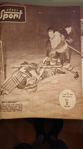 A képes Sport 1958-as évfolyamának minden száma egybekötve
