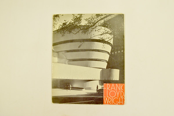 The Solomon R.Guggenheim Museum Architect : Frank LLoyd Wright. illusztrlt.