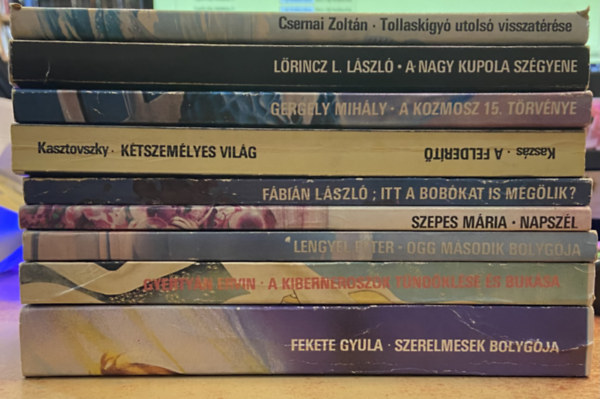 Lengyel P�ter, Csernai Zolt�n, Gergely Mih�ly, Gyerty�n Ervin Szepes M�ria - 9db kozmosz fantasztikus k�nyv magyar �r�k m�veivel