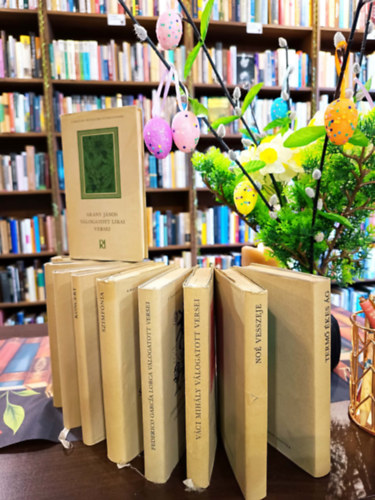 Bik�dy Gy�rgy, V�ci Mih�ly, Federico Garcia Lorca, Csuk�s Istv�n , L�rinc Szab�, Juh�sz Gyula Arany J�nos (szerk.) - A Magyar Irodalom Gy�ngyszemei k�nyvcsomag 10 darabos K�NYVMENT� AJ�NLAT: AranyJ�nos v�logatott versei, Term� �kes �g, No� vesszeje, V�ci Mih�ly v�logatott versei, Federico Garcia Lorca v�logatott versei, Szimf�nia, Koncert - Versek a