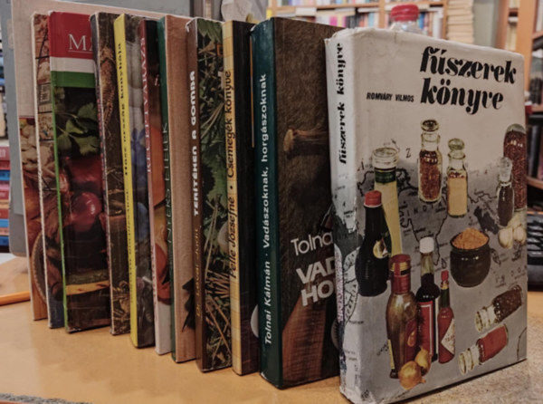 Tolnai K�lm�n, Horv�th Ildik� -Szab� S�ndorn�, Pelle J�zsefn�, Marga Zobel, Horst Weibelzahl, Lisa Mrose, Dr. L�vai Judit, Szab� Margit, D�vid S�ndor, Kurucz Antal, Luk� Romv�ry Vilmos - 11 db Szak�csk�nyv: 104 h�res magyar recept; H�sz orsz�g konyh�ja; Ter�t�ken az olimpia; Magyar �telek (Grillek �s egyt�l�telek); Ter�t�ken a gomba; Nyers �telek; Csemeg�k k�nyve; Sal�t�k (Receptvar�zs); Vad�szoknak, horg�szokna
