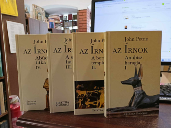 Az �rnok 1-4. Anubisz haragja+A borzalmak temploma+A sivatag fia+Ab�dosz titka